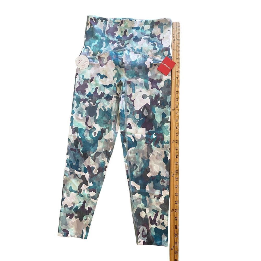 Spanx‎ Camo Women's Leggings Medium NWT - Picture 3 of 6
